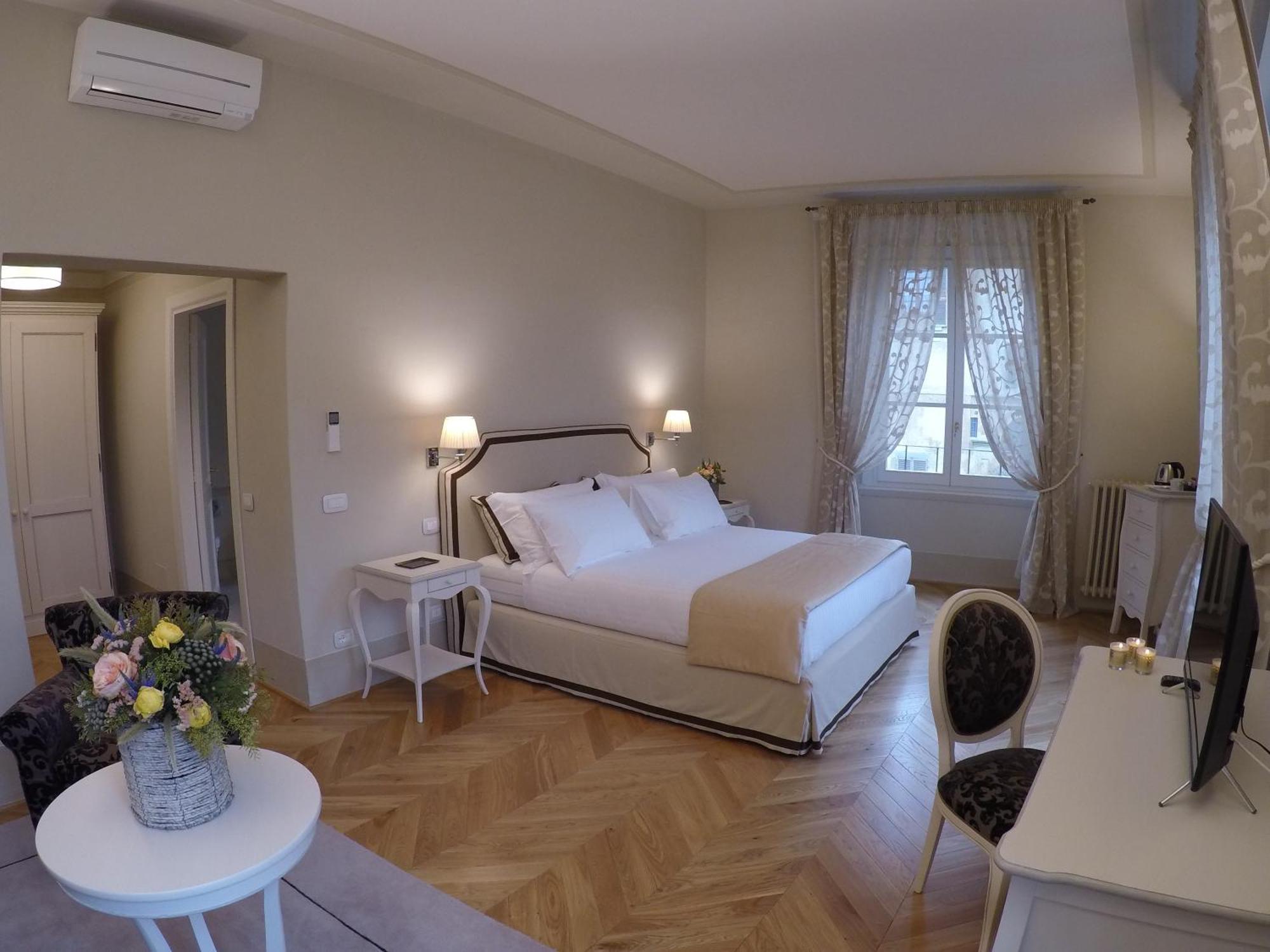 Bed and Breakfast Palazzo Della Stufa Residenza D'Epoca Florenz Exterior foto